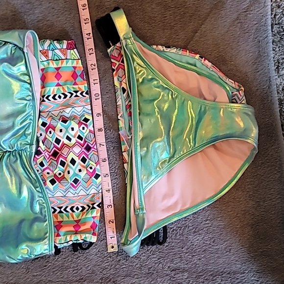 2x STUNNING EXHILARATION BIKINIS METALLIC AND AZTEC GEOMETRIC BIKINIS - Picture 5 of 5